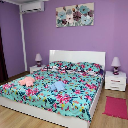 Apartman Modry Pula Buitenkant foto
