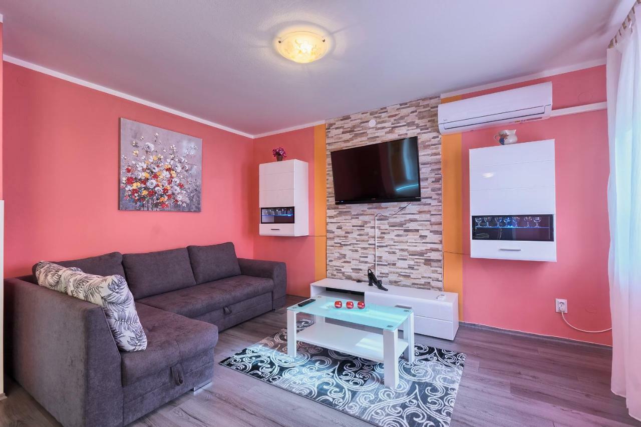 Apartman Modry Pula Buitenkant foto